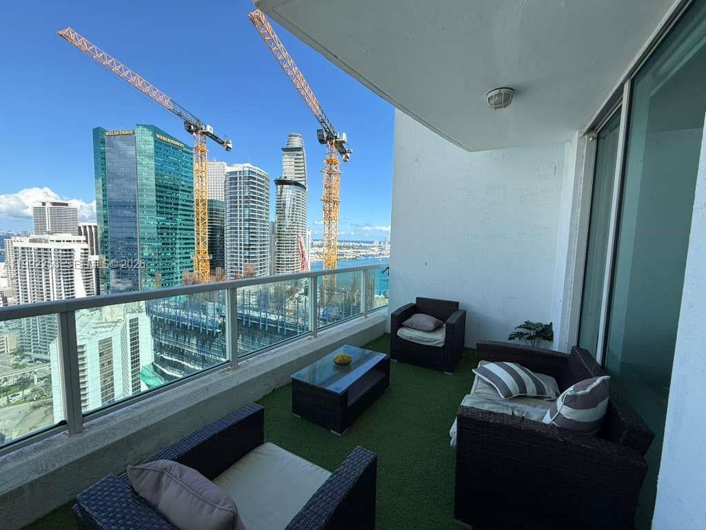 image Brickell on the River South12