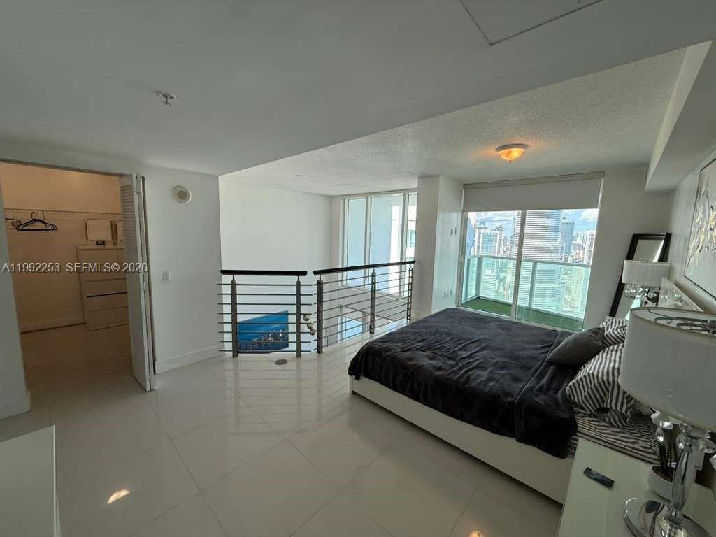 image Brickell on the River South14