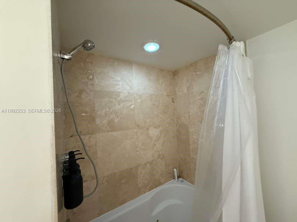 image Brickell on the River South20