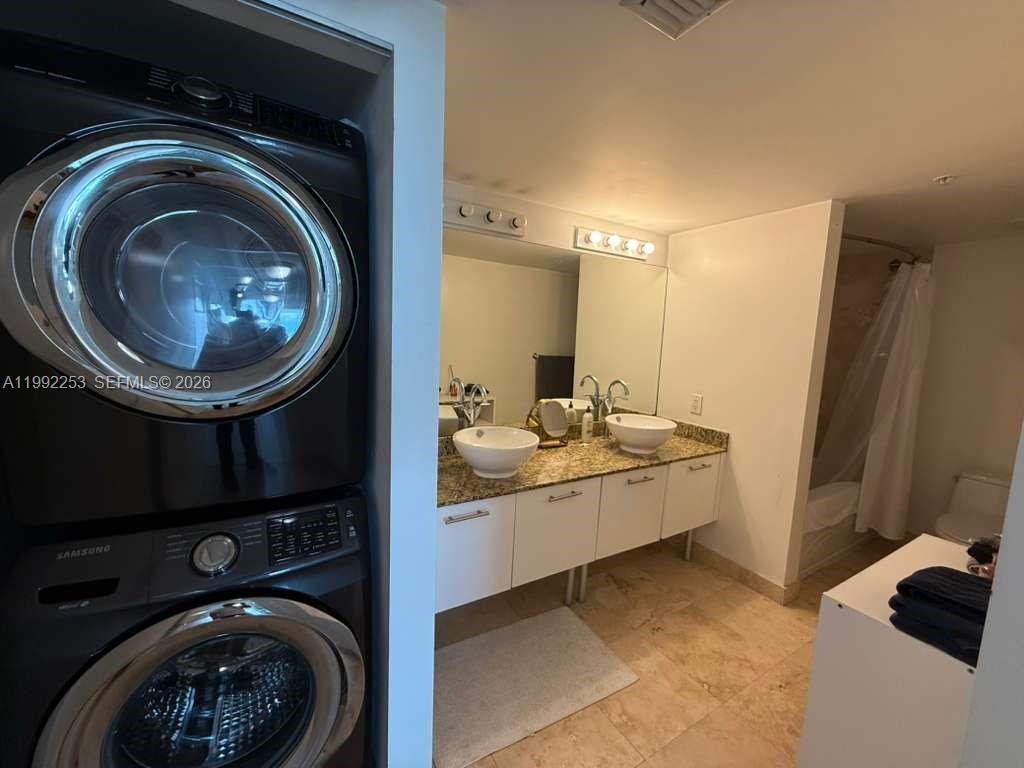 image Brickell on the River South21