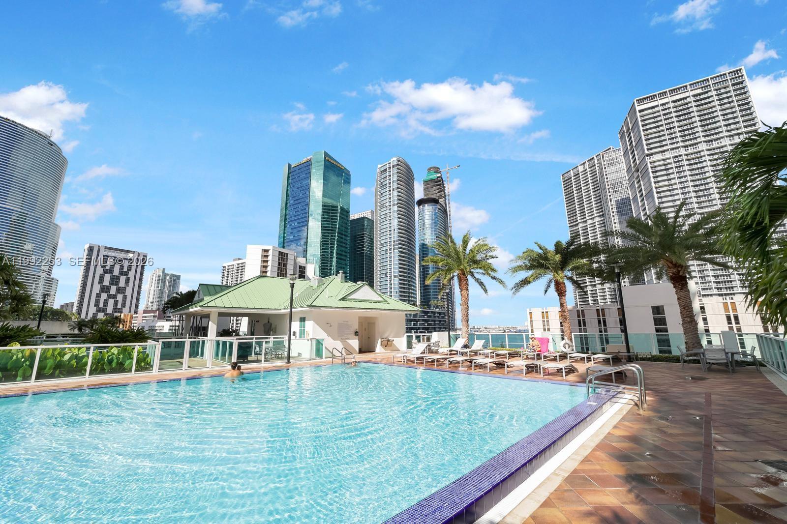 image Brickell on the River South27