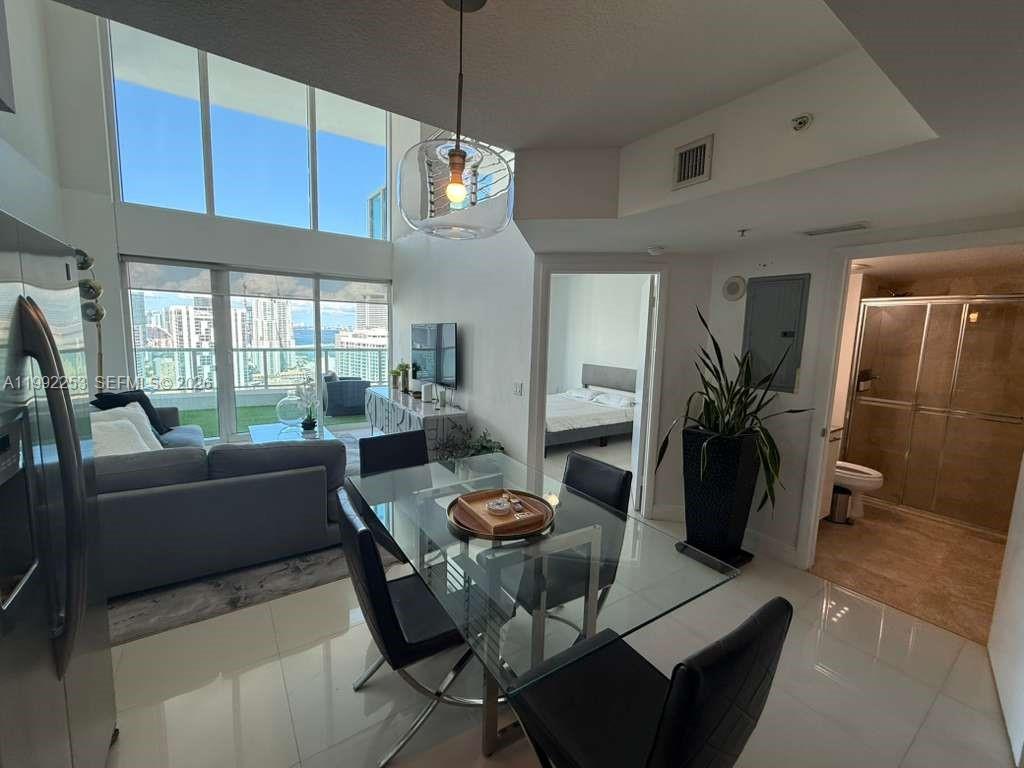 image Brickell on the River South4