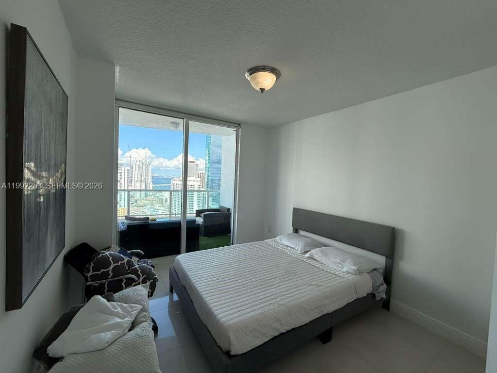 image Brickell on the River South8