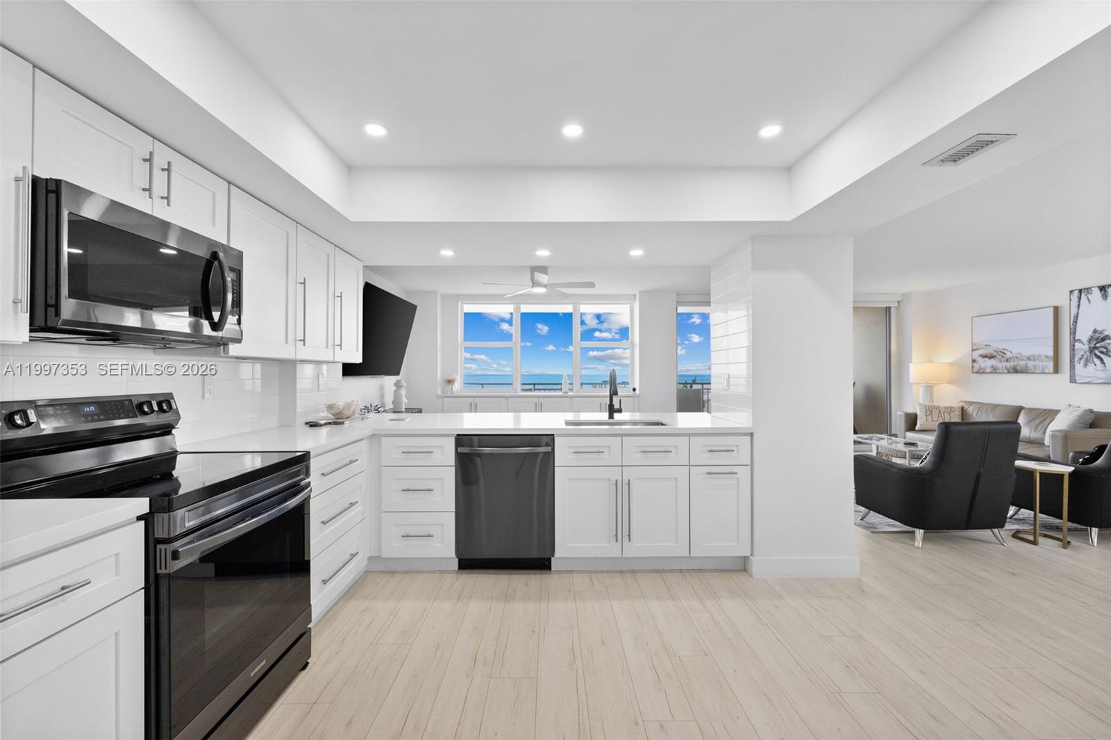 3180 S Ocean Dr #516