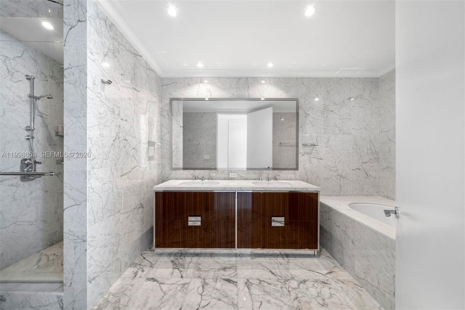 15701 Collins Ave #2005 Sunny Isles Beach, FL 33160