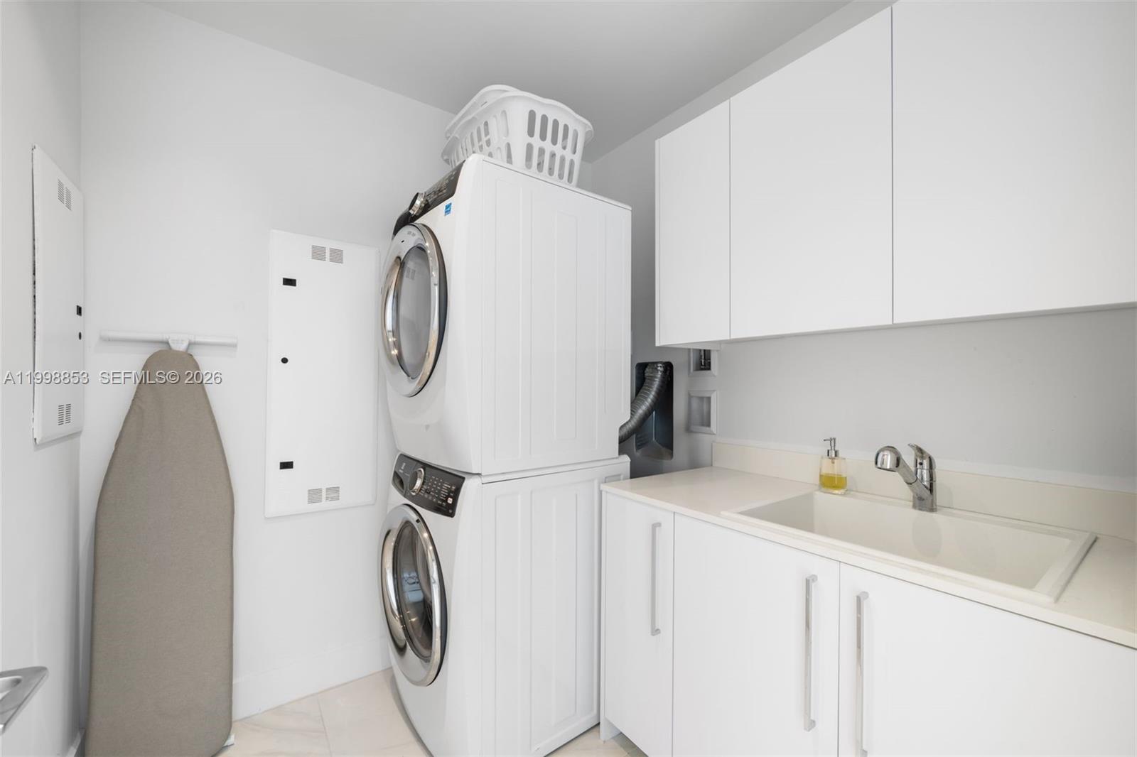 15701 Collins Ave #2005 Sunny Isles Beach, FL 33160