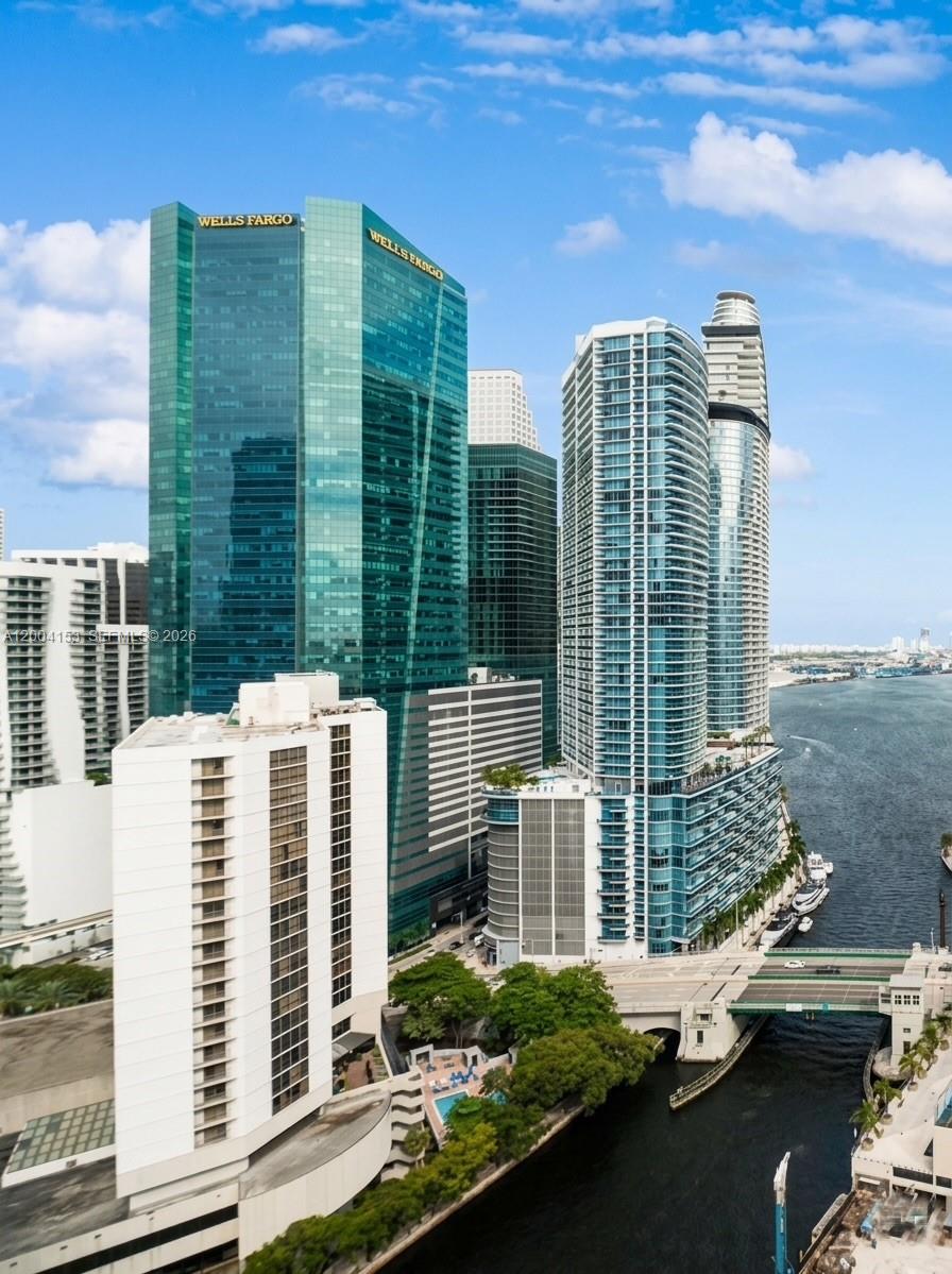 31 SE 5th St #3210 Miami, FL 33131