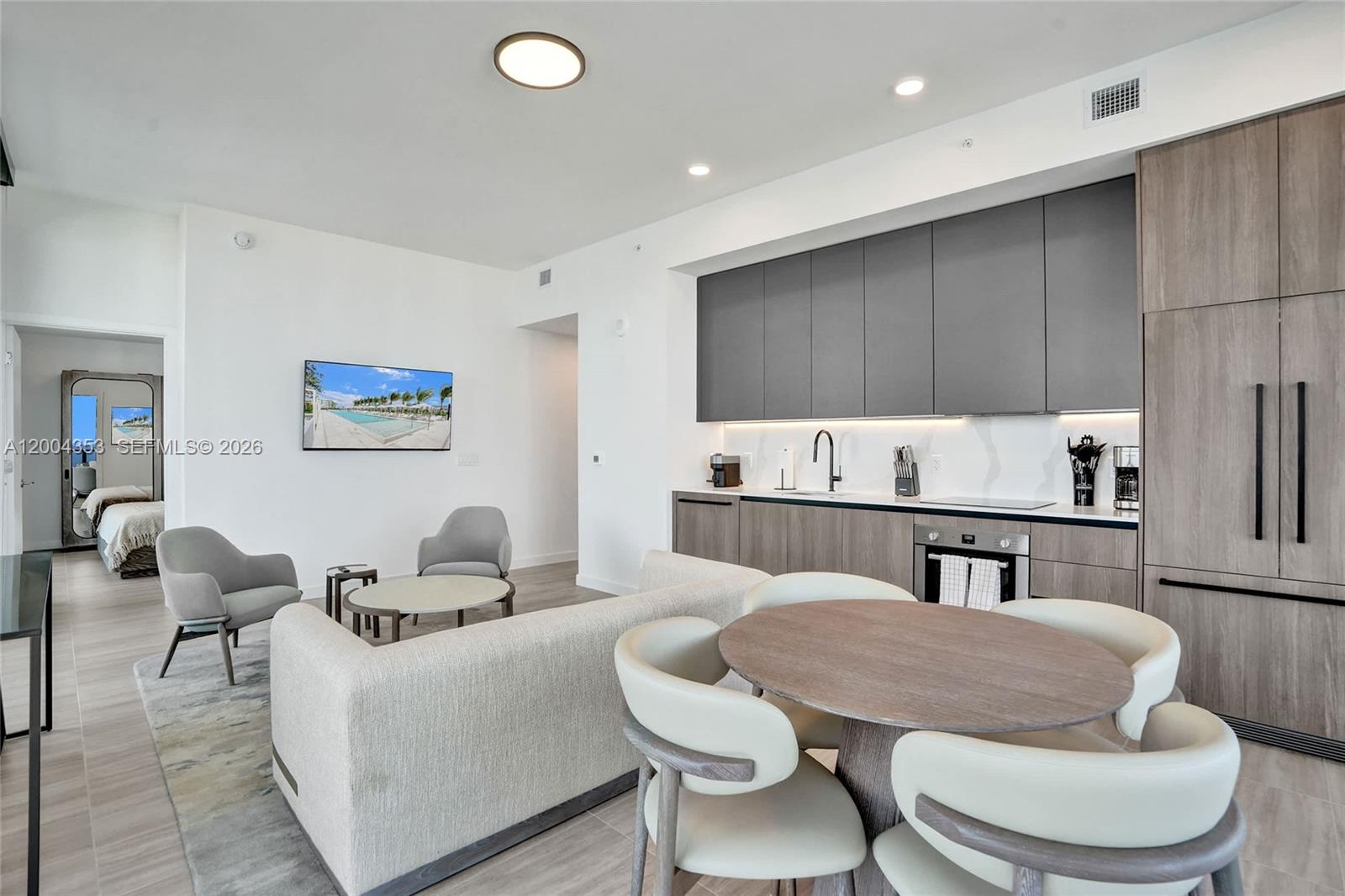 580 72nd St #1702 Miami Beach, FL 33141