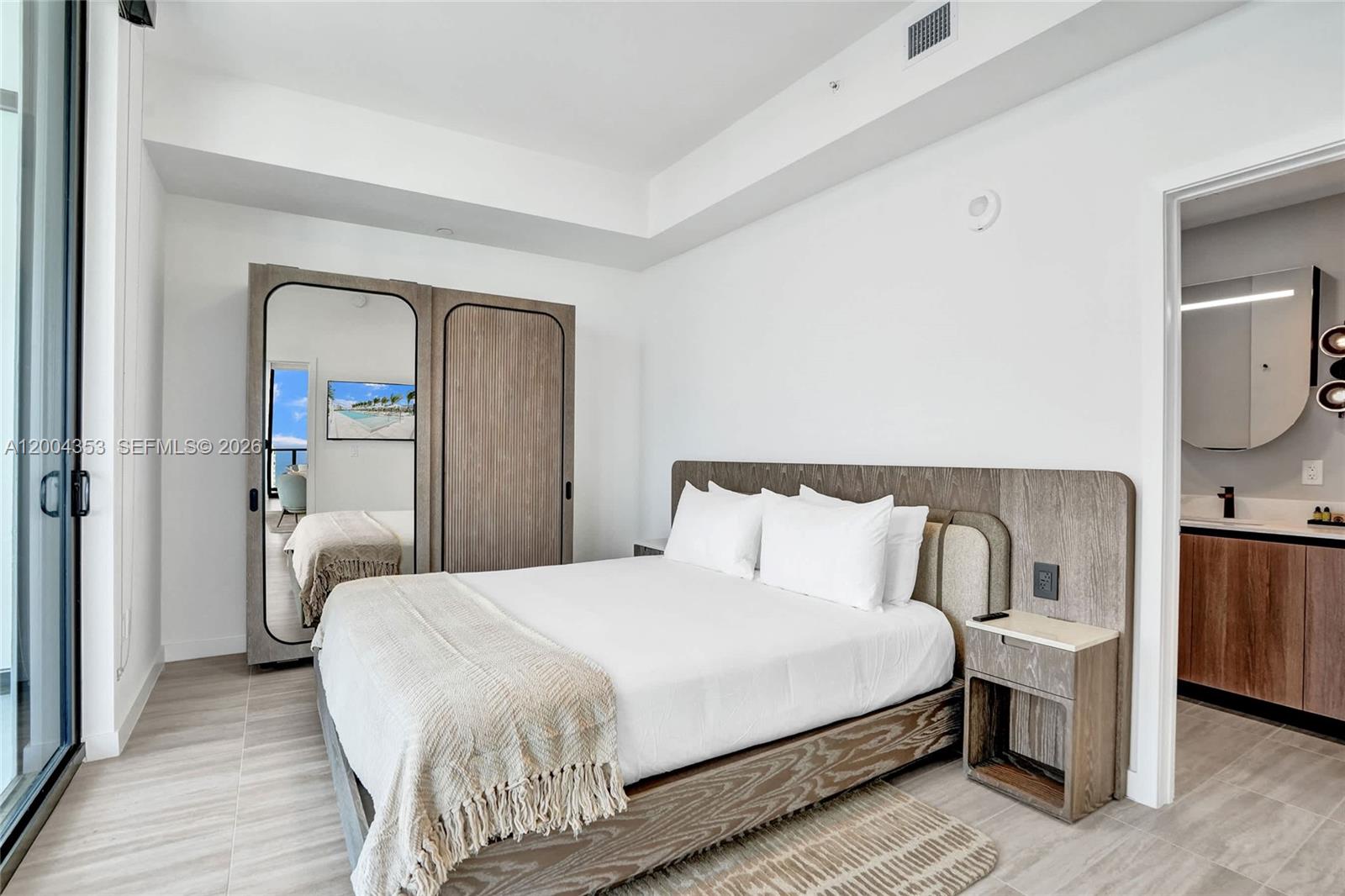 580 72nd St #1702 Miami Beach, FL 33141