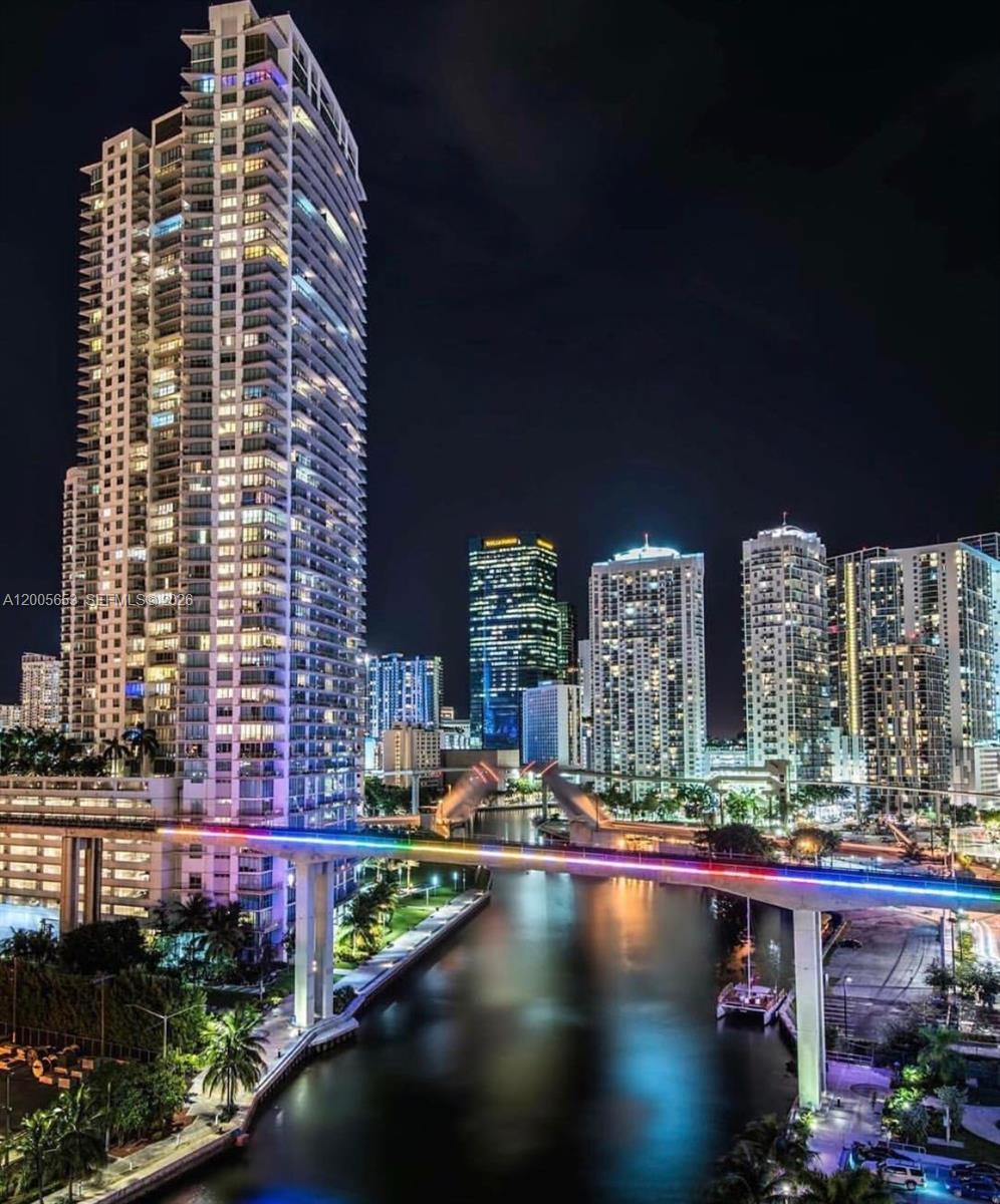 185 SW 7th St #1511 Miami, FL 33130