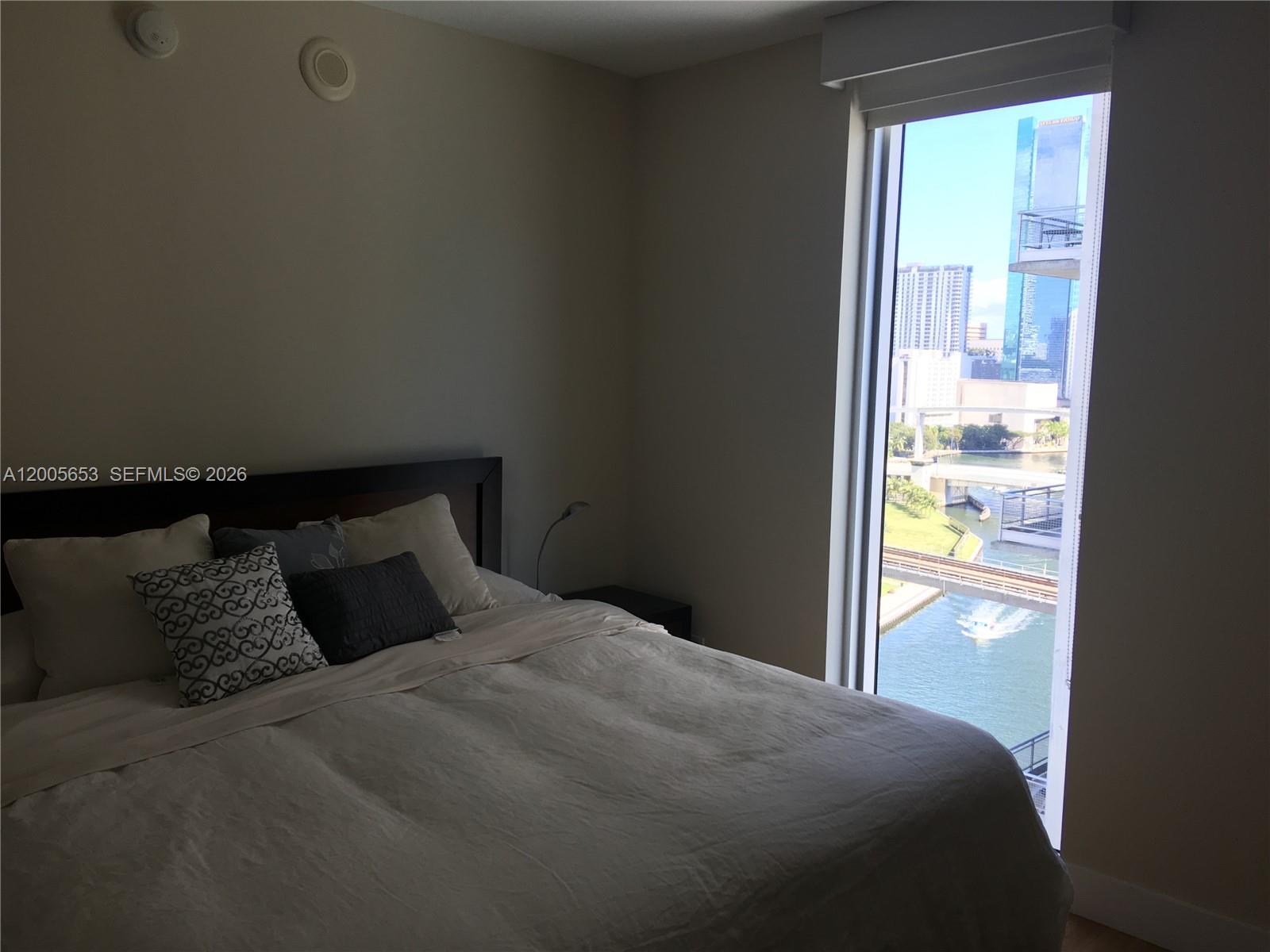 185 SW 7th St #1511 Miami, FL 33130