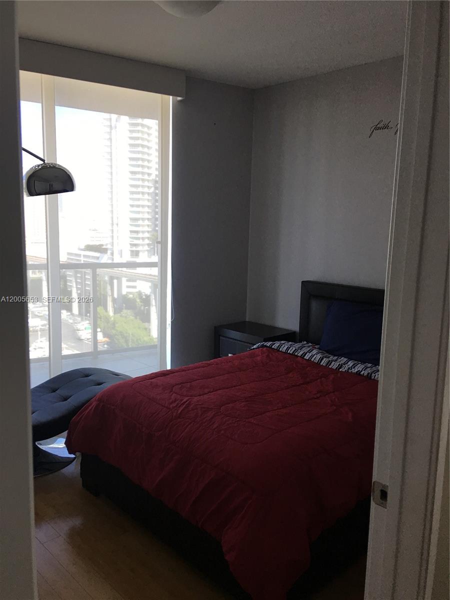 185 SW 7th St #1511 Miami, FL 33130