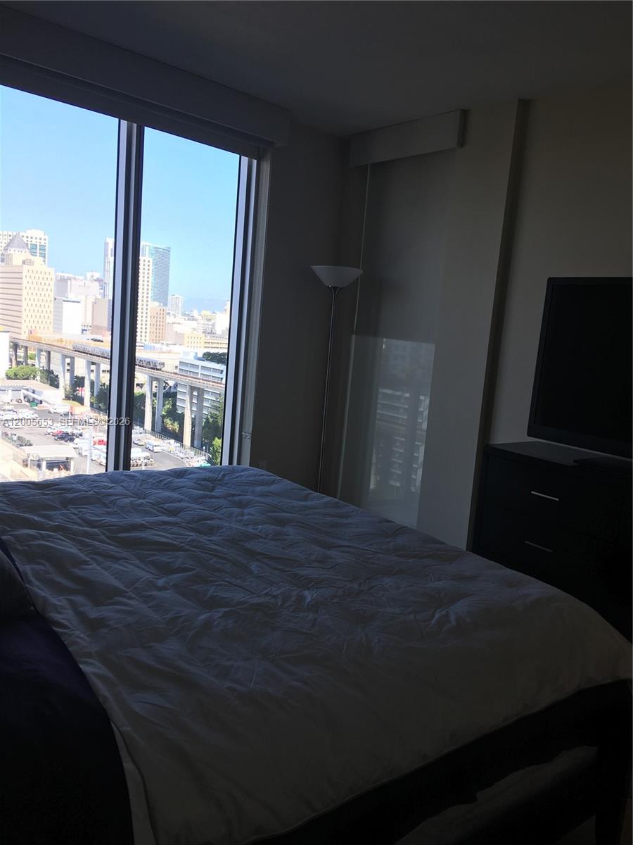 185 SW 7th St #1511 Miami, FL 33130