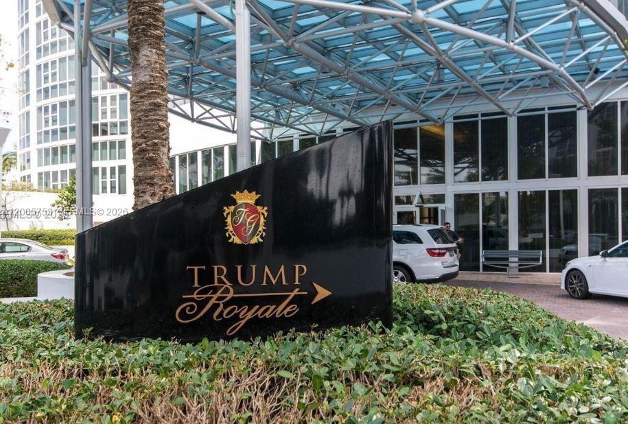 image Trump Royale17
