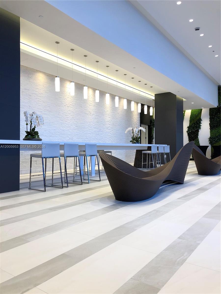 image Paramount Miami Worldcenter21