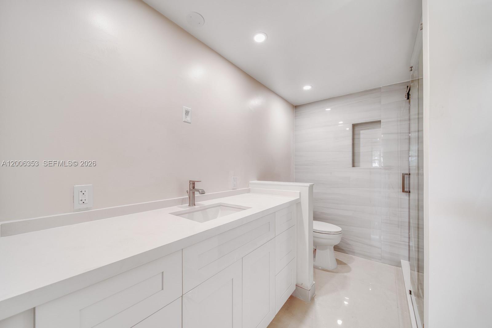 15730 SW 87th Ct Palmetto Bay, FL 33157