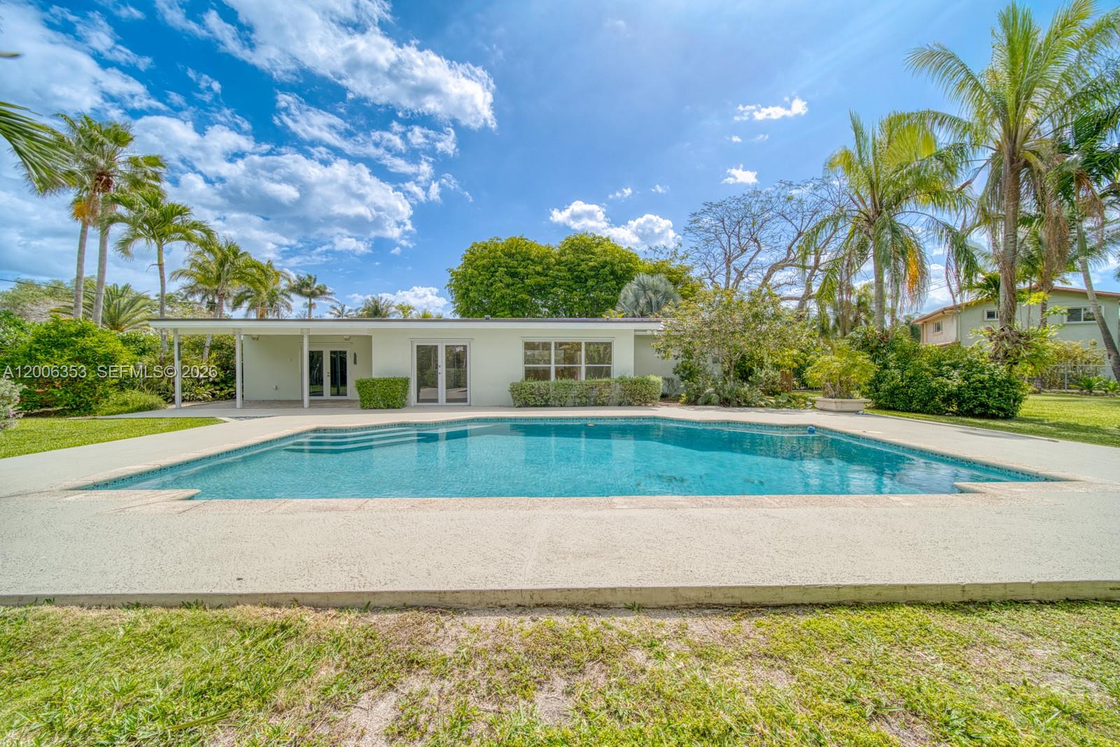 15730 SW 87th Ct Palmetto Bay, FL 33157
