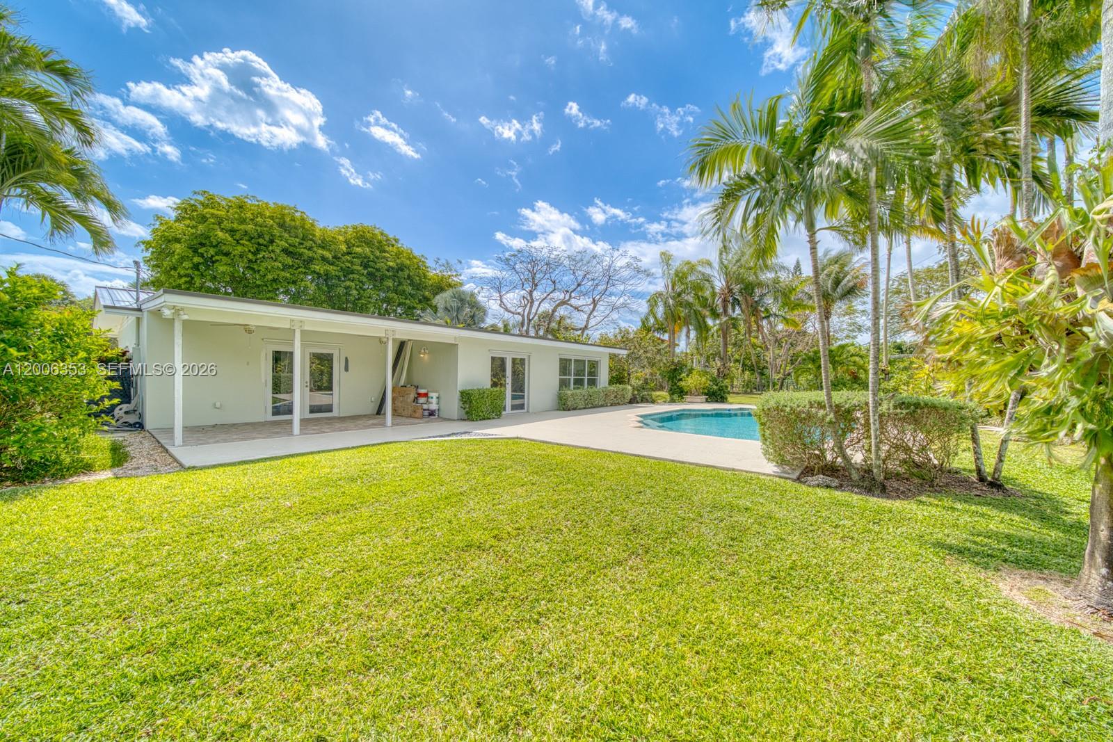 15730 SW 87th Ct Palmetto Bay, FL 33157