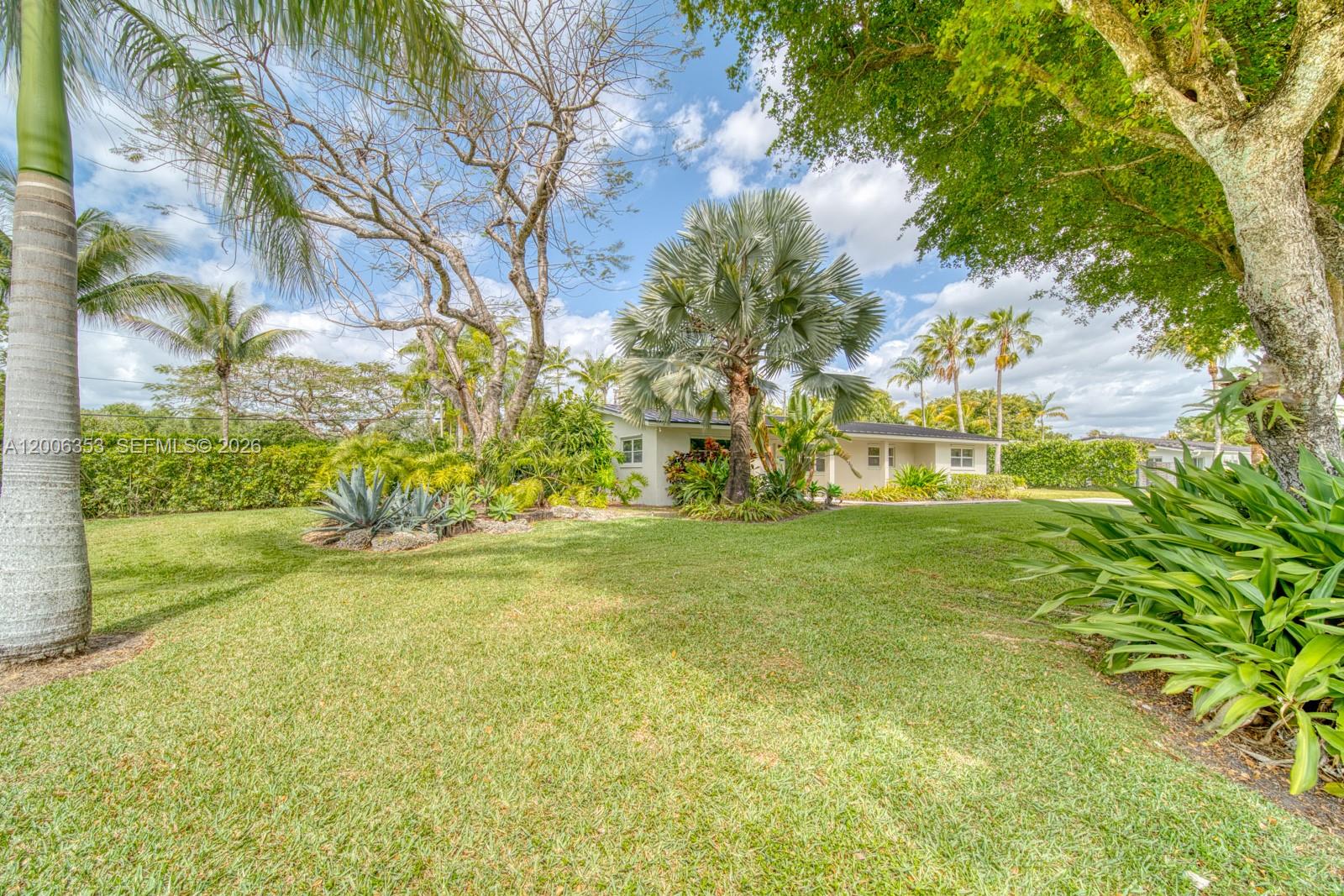 15730 SW 87th Ct Palmetto Bay, FL 33157