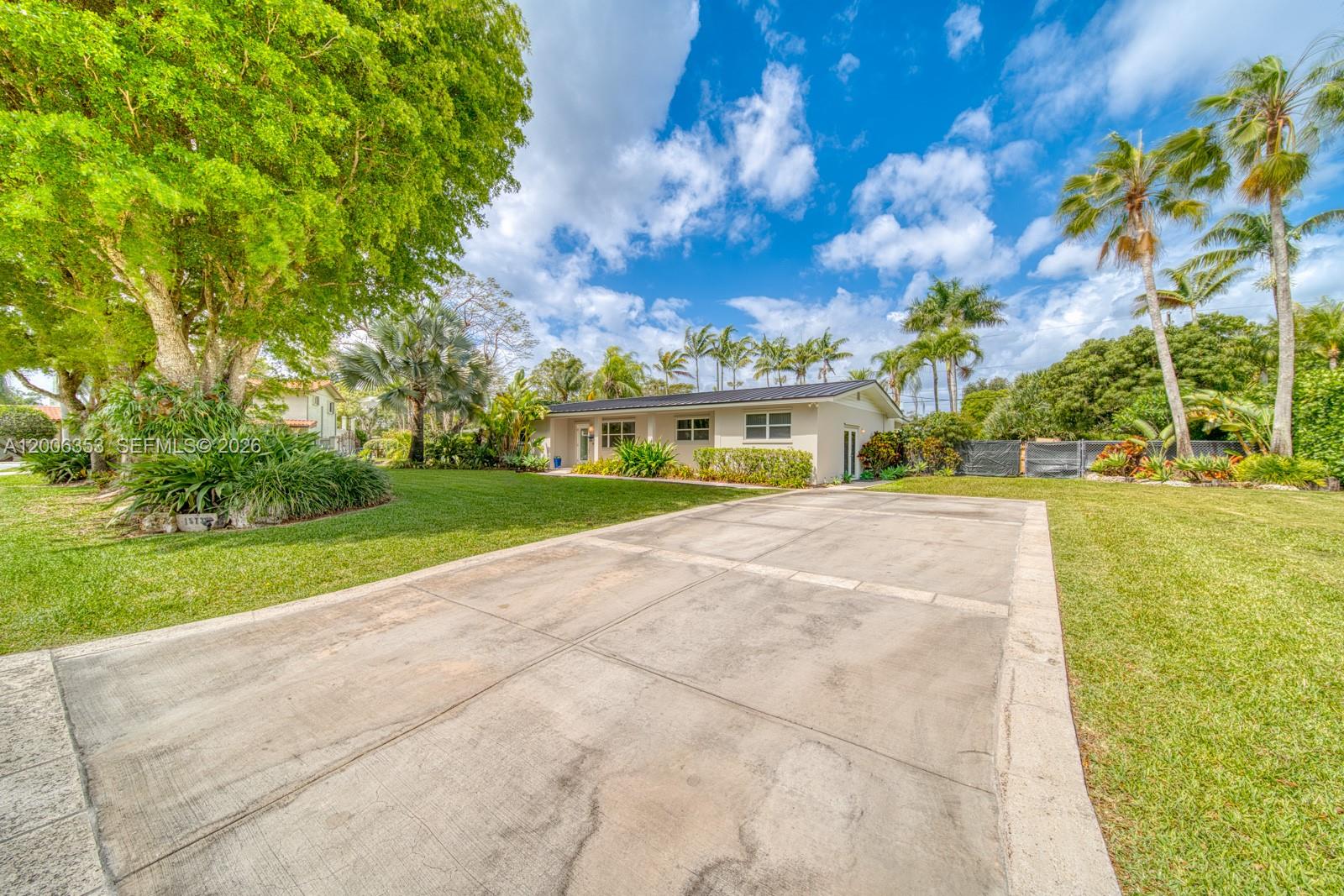 15730 SW 87th Ct Palmetto Bay, FL 33157