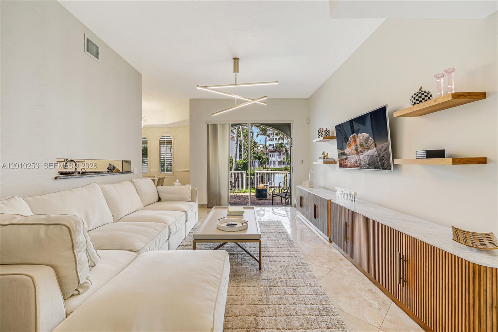 20990 NE 30th Pl Aventura, FL 33180