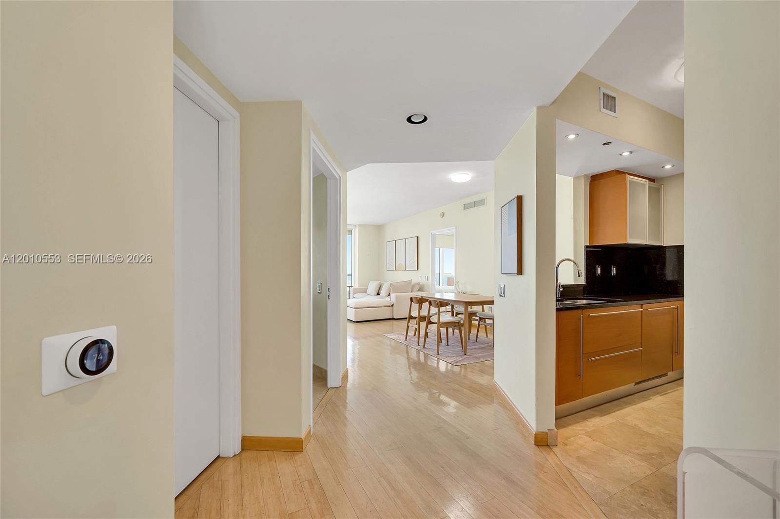 450 Alton Rd #2810 Miami Beach, FL 33139