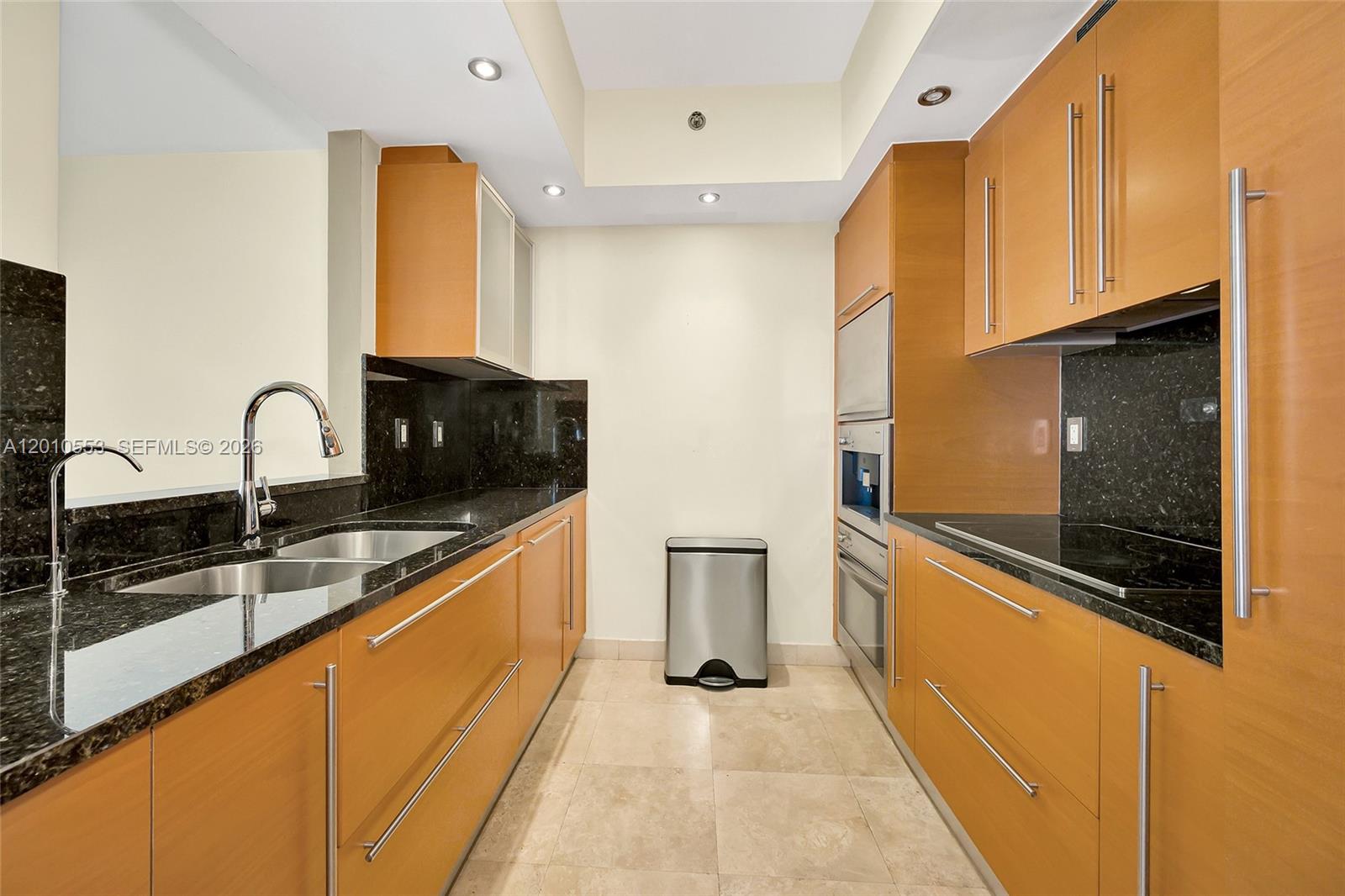 450 Alton Rd #2810 Miami Beach, FL 33139