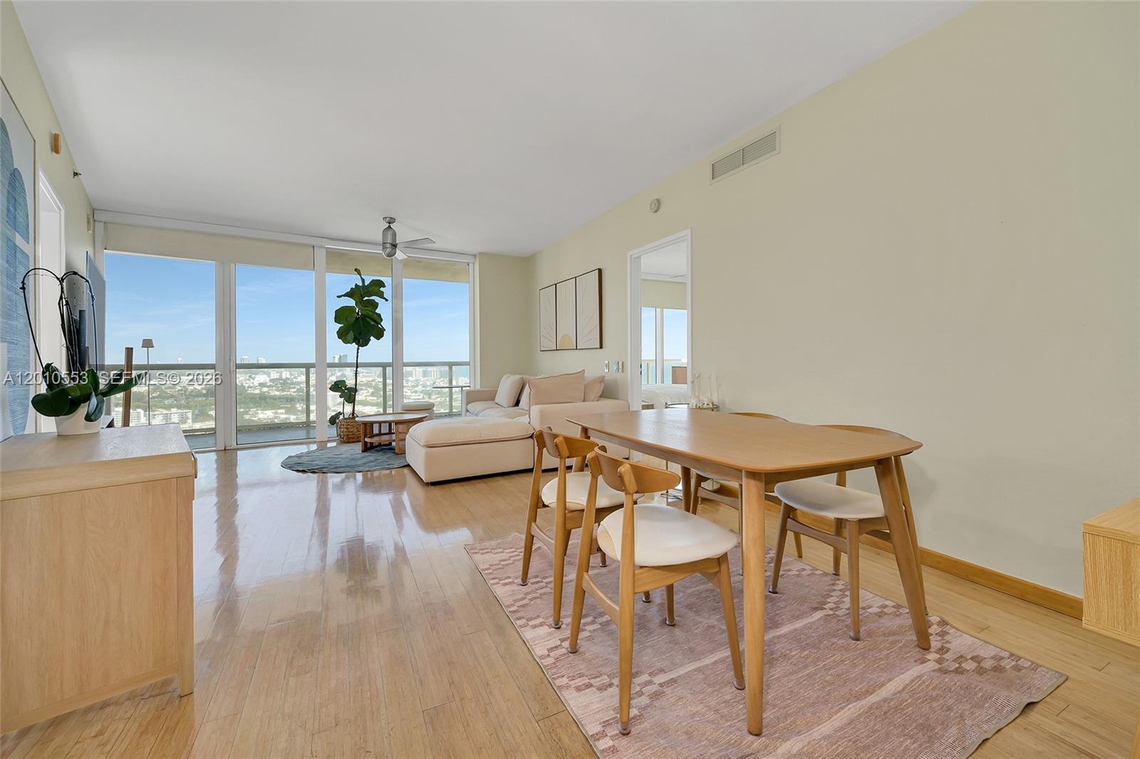450 Alton Rd #2810 Miami Beach, FL 33139