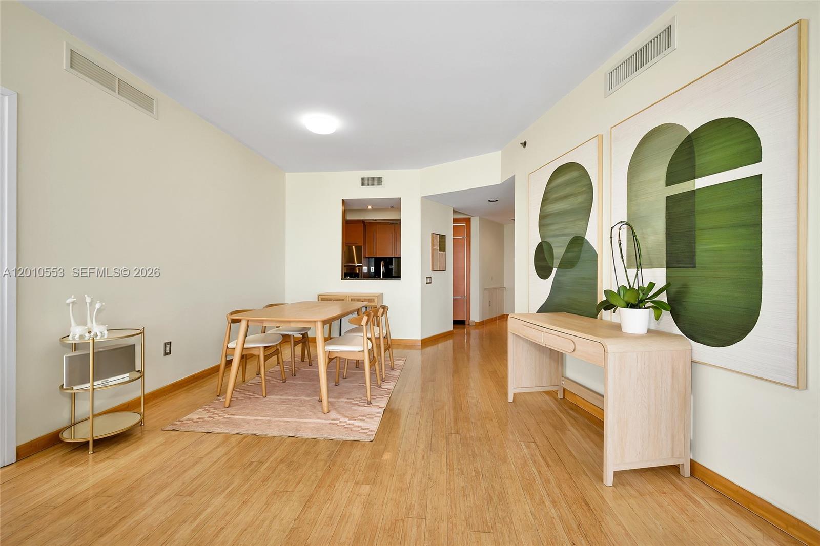 450 Alton Rd #2810 Miami Beach, FL 33139