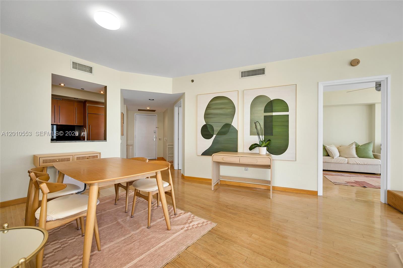 450 Alton Rd #2810 Miami Beach, FL 33139