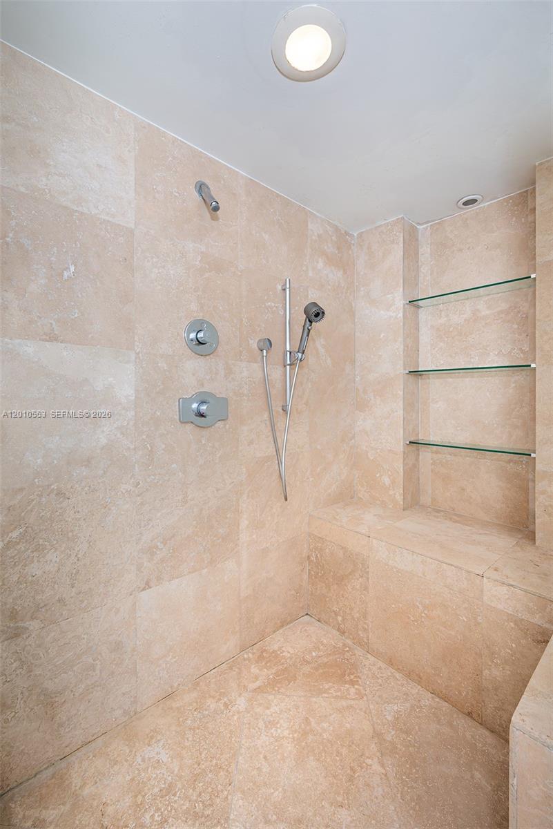 450 Alton Rd #2810 Miami Beach, FL 33139