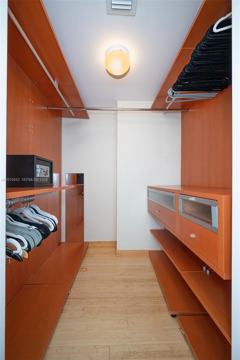 450 Alton Rd #2810 Miami Beach, FL 33139