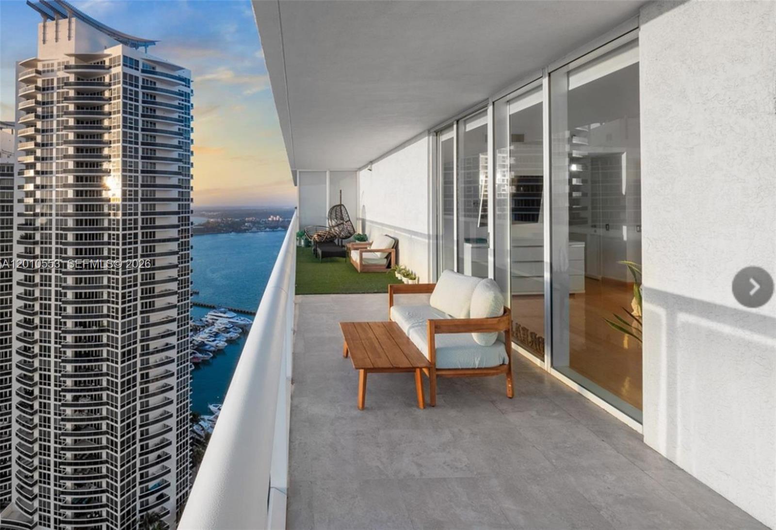 450 Alton Rd #2810 Miami Beach, FL 33139