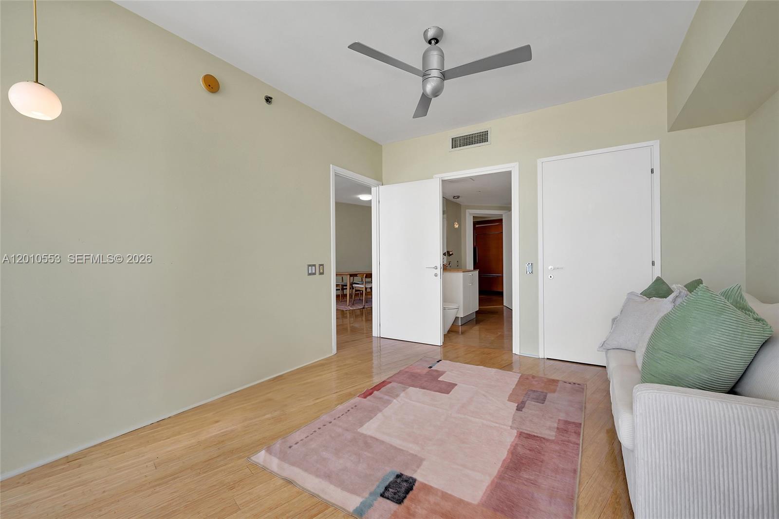 450 Alton Rd #2810 Miami Beach, FL 33139