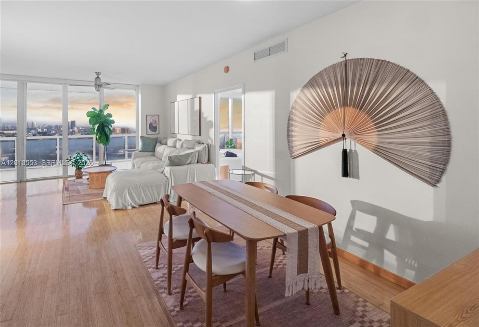 450 Alton Rd #2810 Miami Beach, FL 33139
