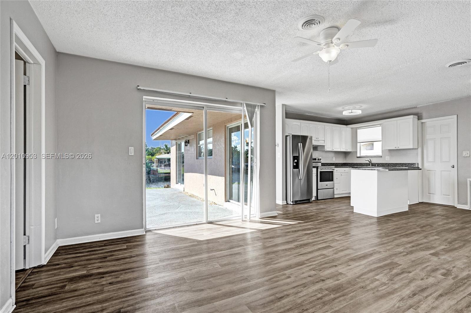 949 SE 10th Ct Pompano Beach, FL 33060