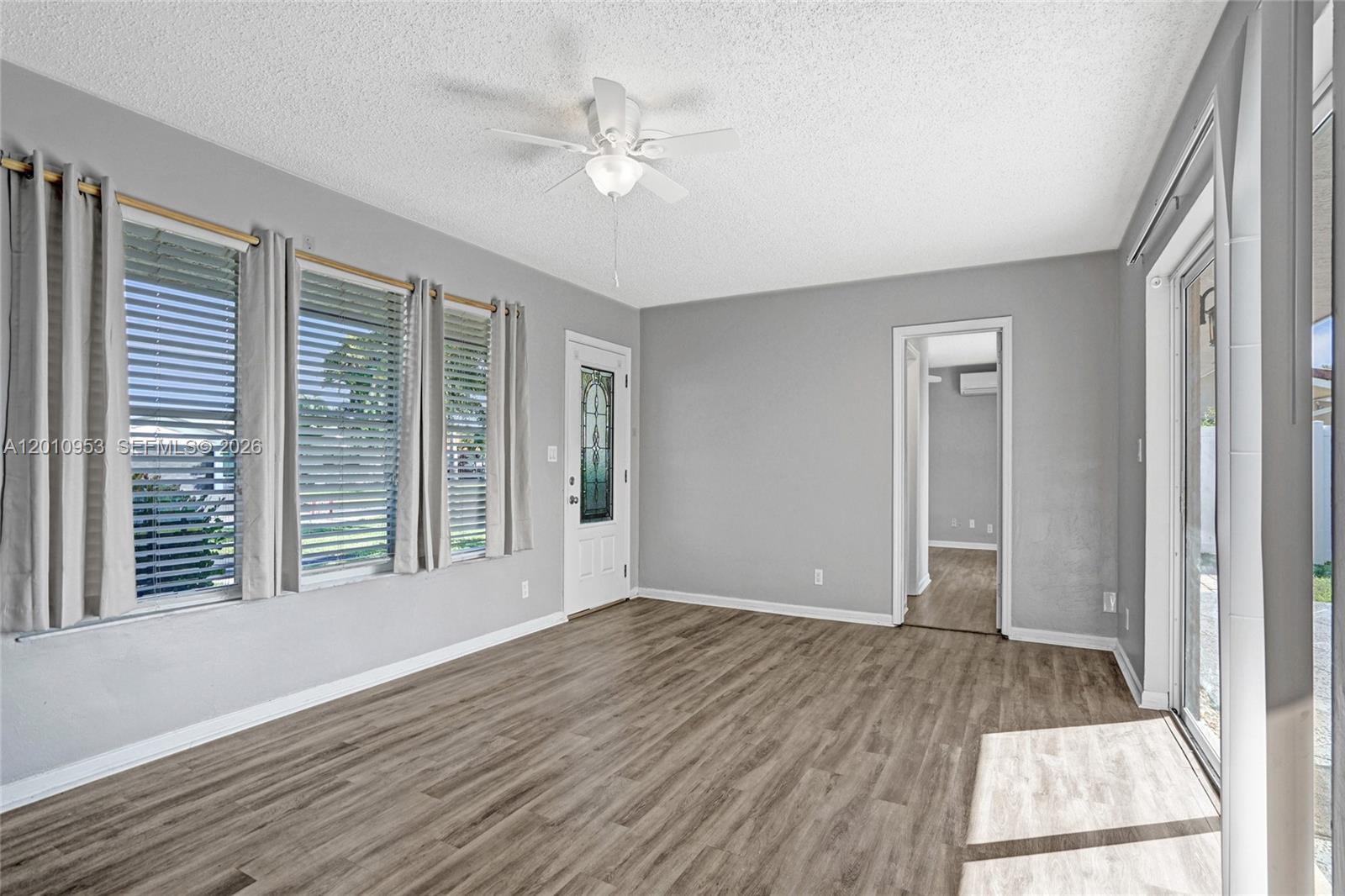 949 SE 10th Ct Pompano Beach, FL 33060