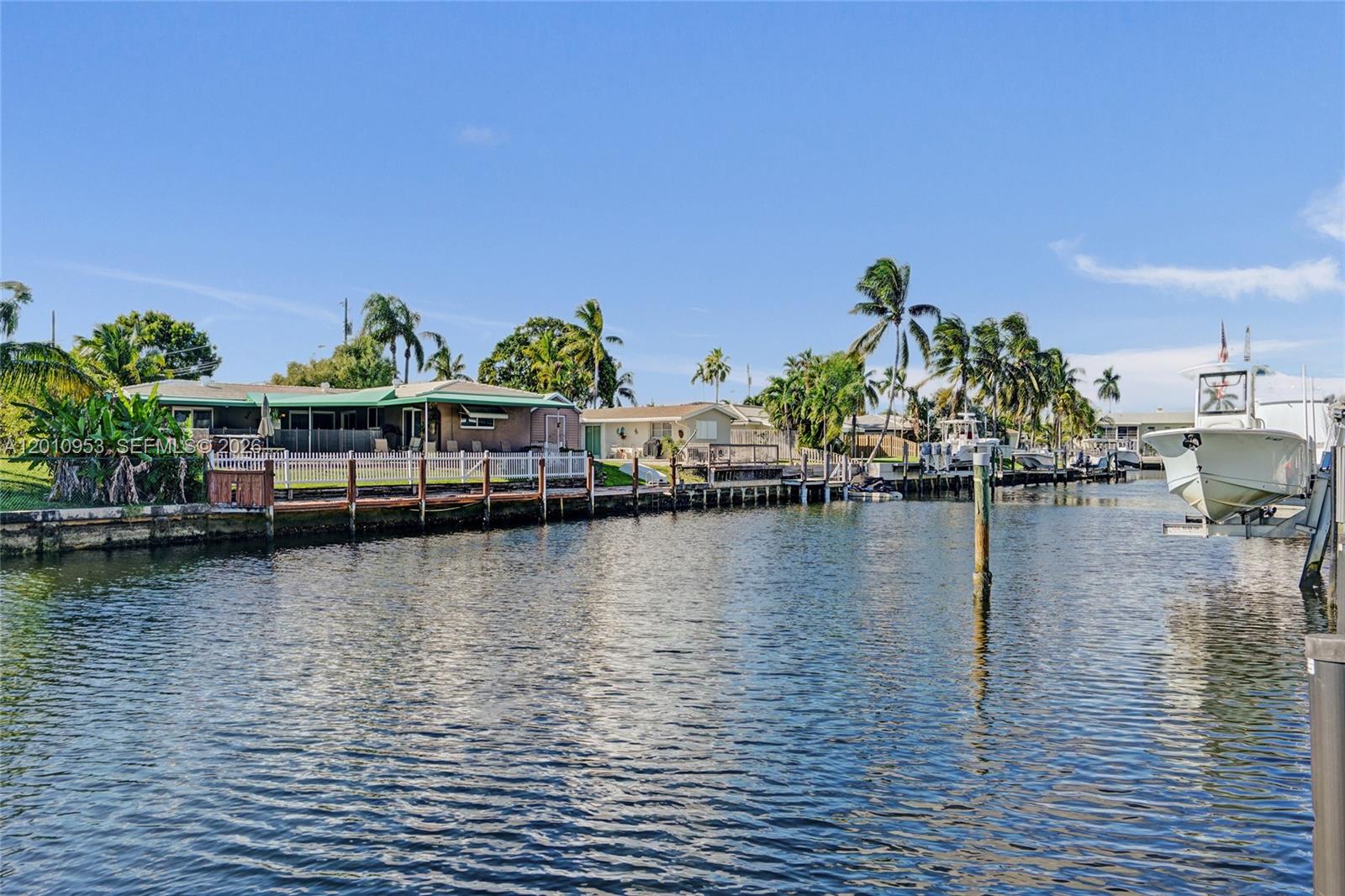 949 SE 10th Ct Pompano Beach, FL 33060