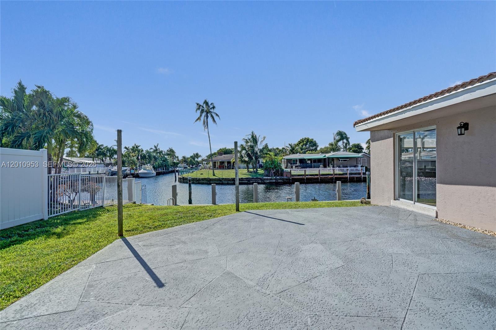 949 SE 10th Ct Pompano Beach, FL 33060