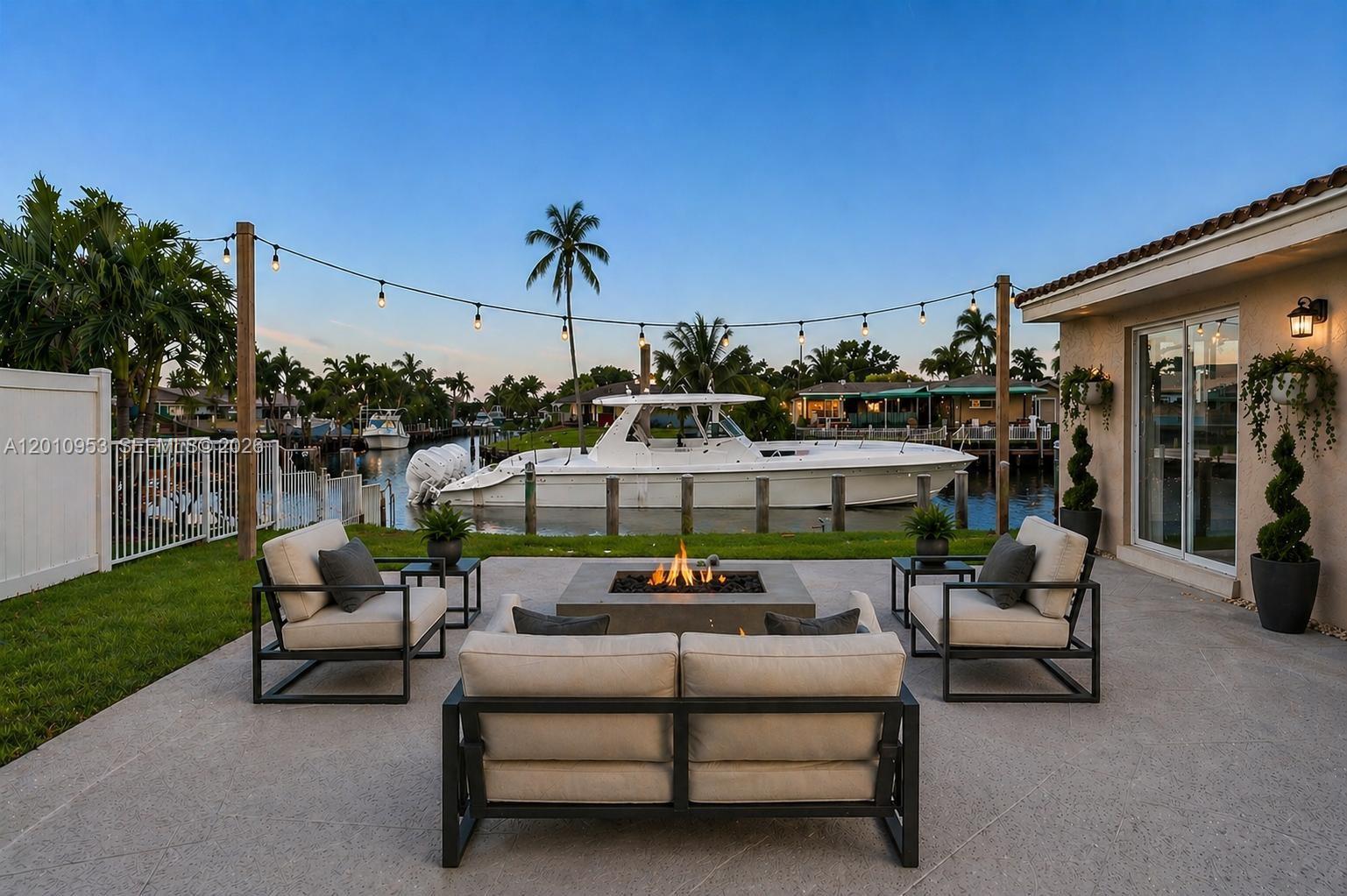 949 SE 10th Ct Pompano Beach, FL 33060