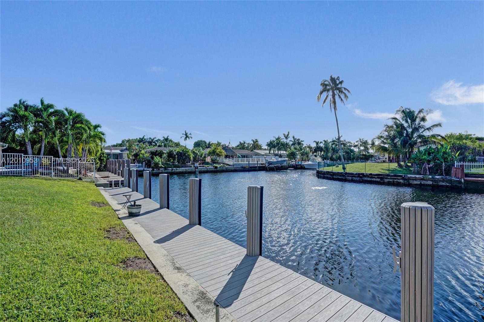 949 SE 10th Ct Pompano Beach, FL 33060