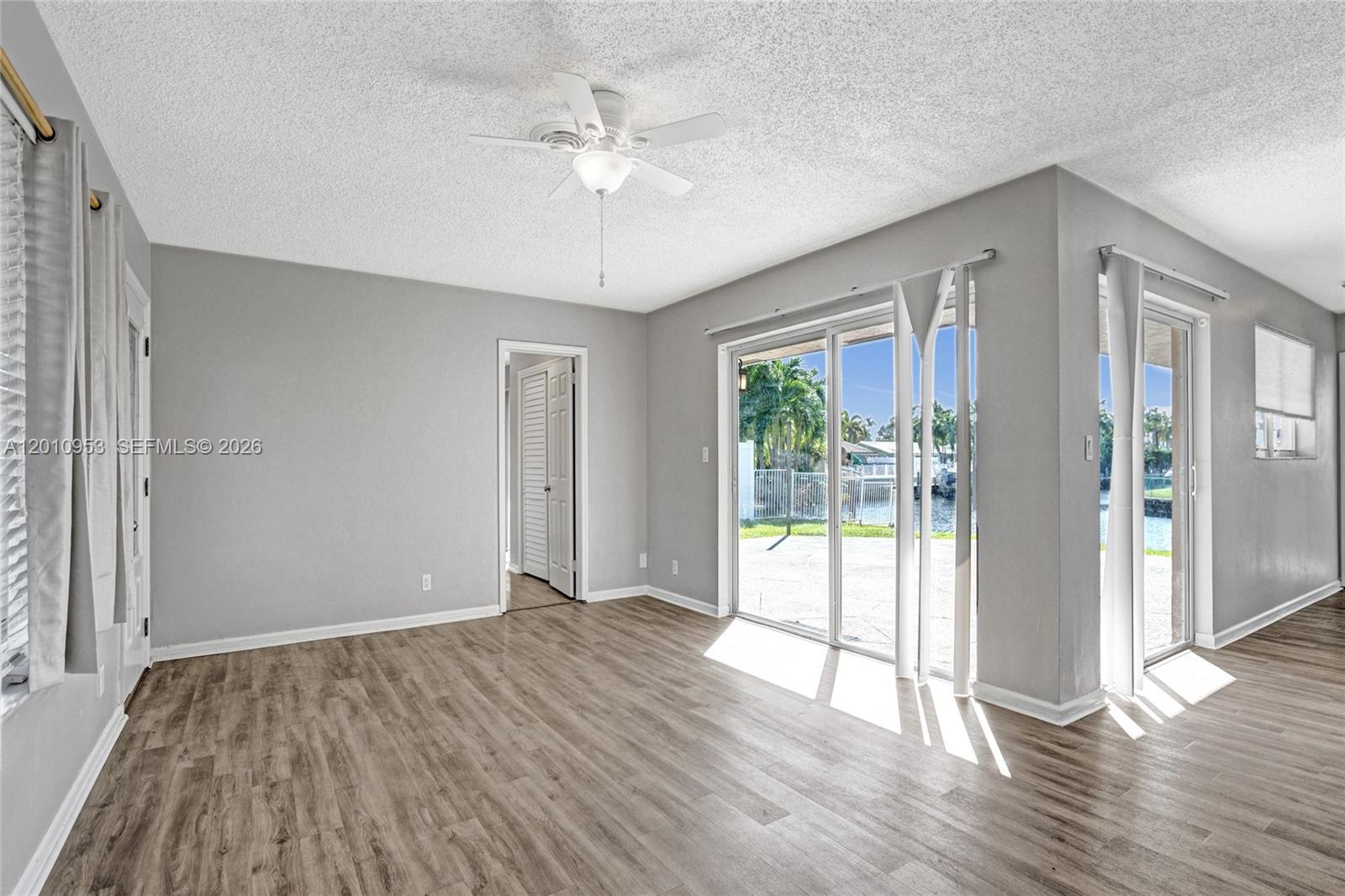 949 SE 10th Ct Pompano Beach, FL 33060