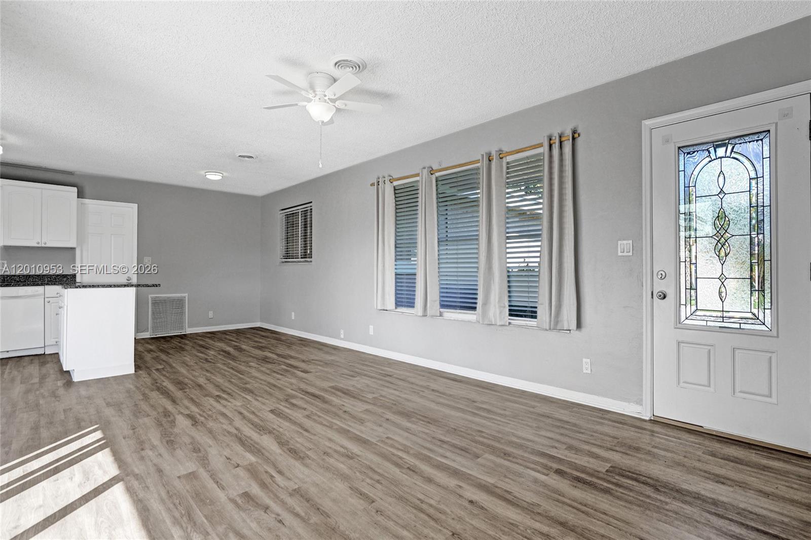 949 SE 10th Ct Pompano Beach, FL 33060