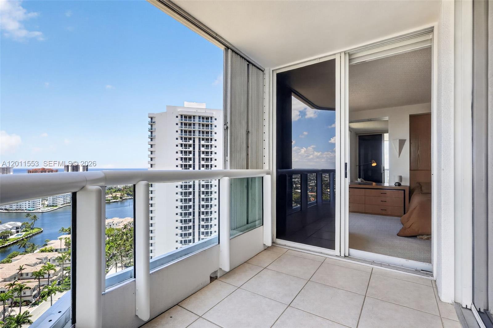 21205 Yacht Clb Dr #2409 Aventura, FL 33180