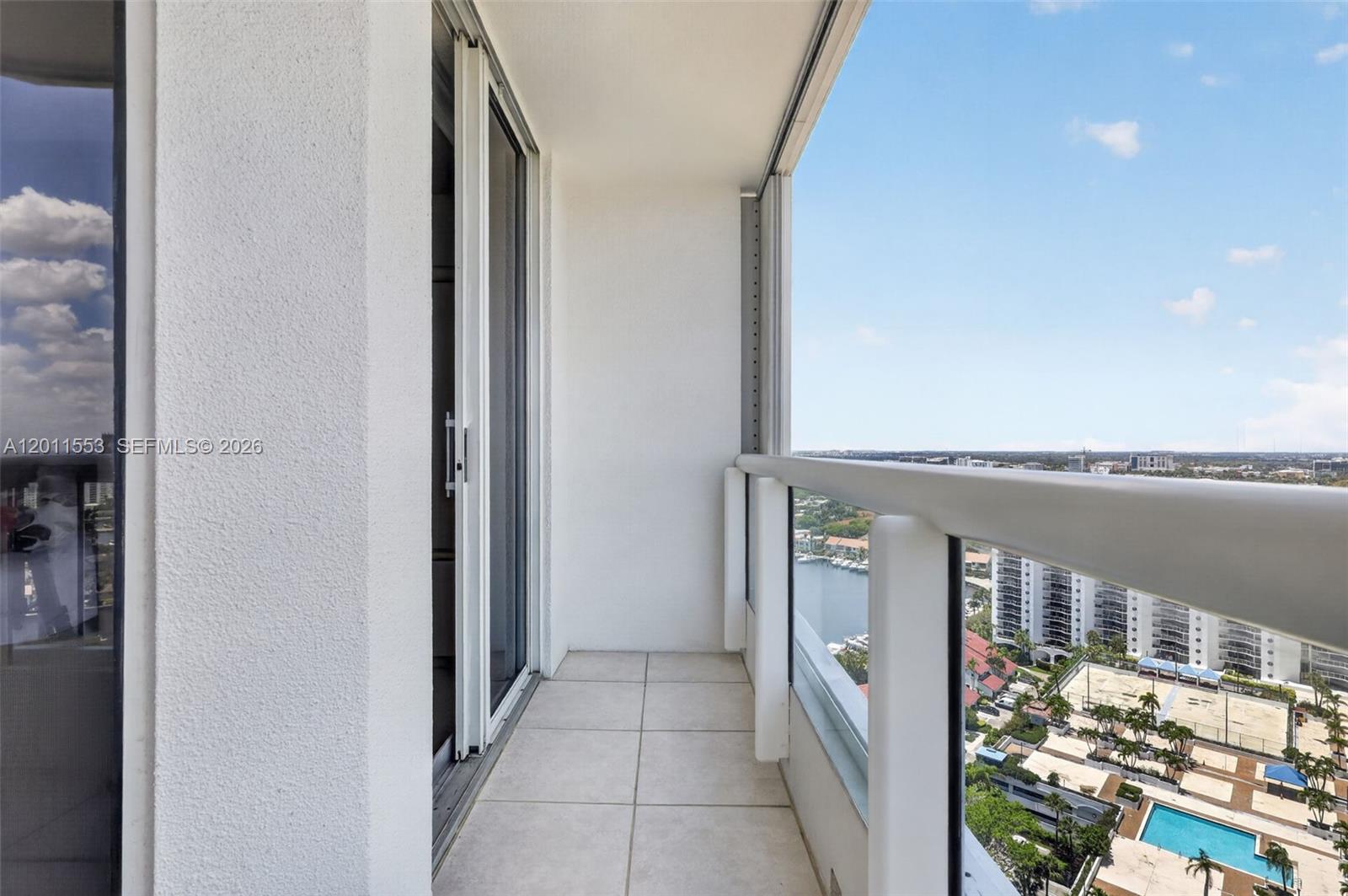 21205 Yacht Clb Dr #2409 Aventura, FL 33180