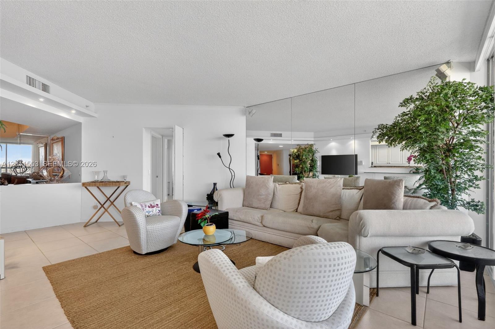 21205 Yacht Clb Dr #2409 Aventura, FL 33180