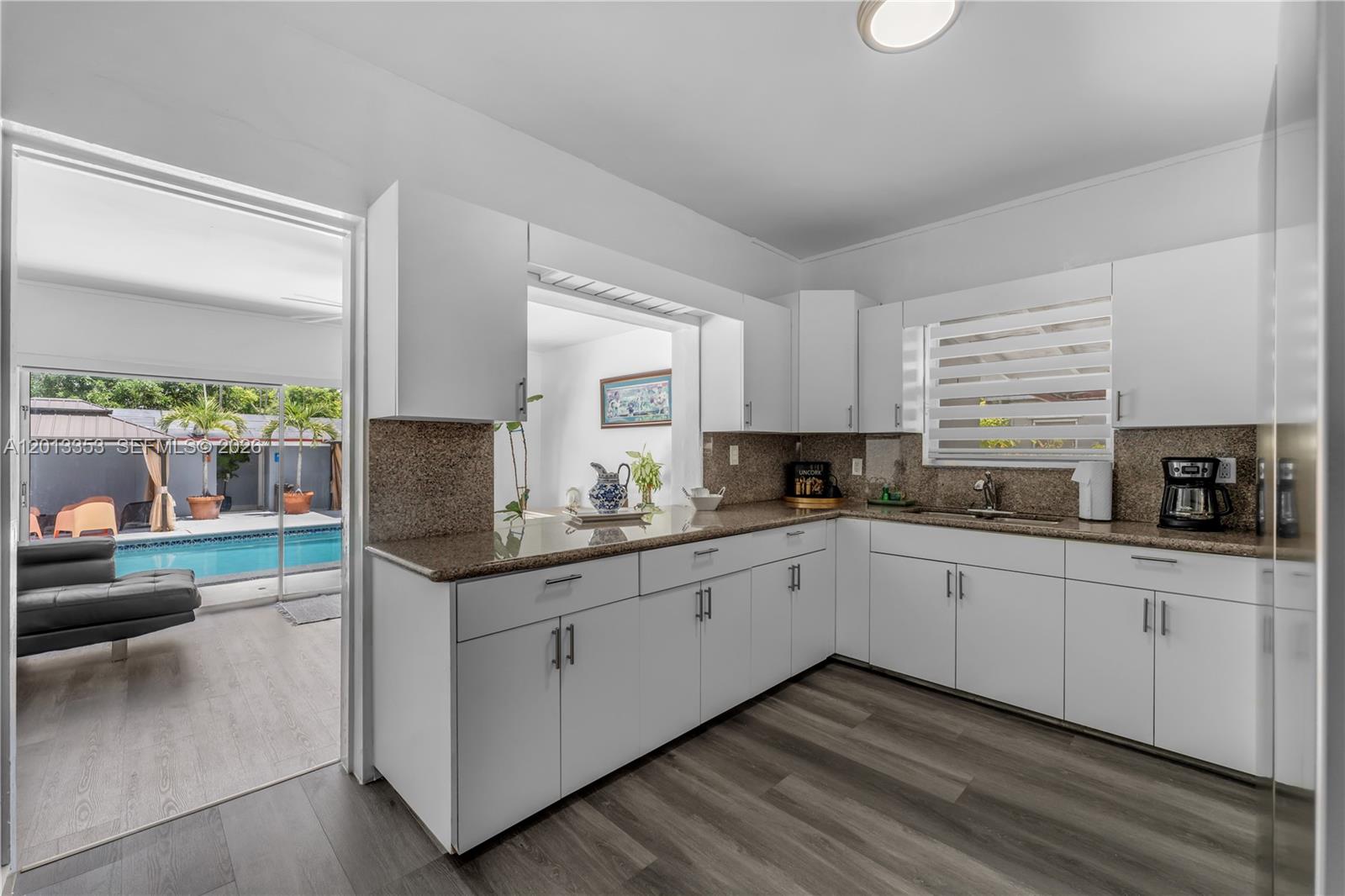 6355 SW 30th St Miami, FL 33155