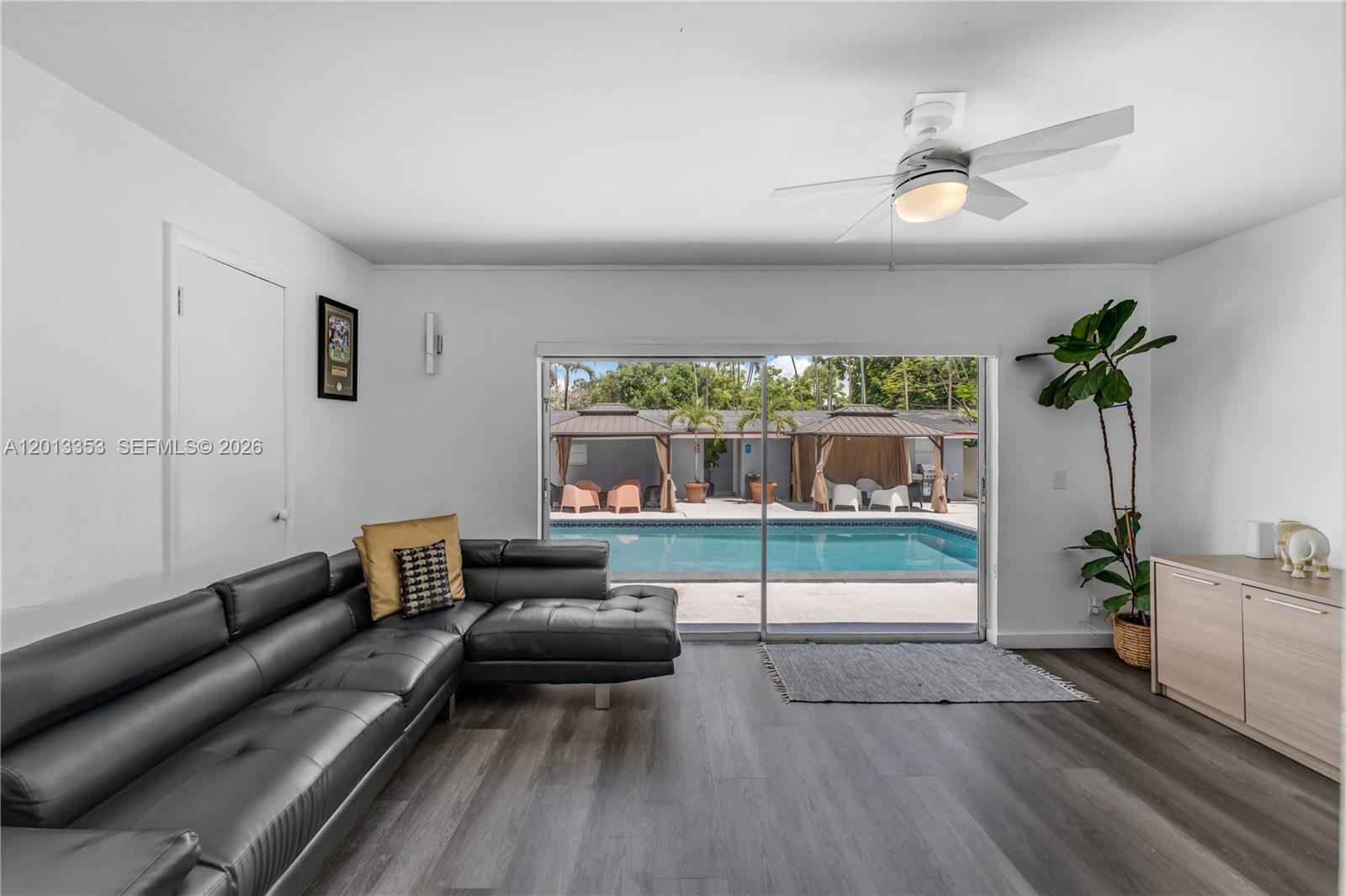 6355 SW 30th St Miami, FL 33155