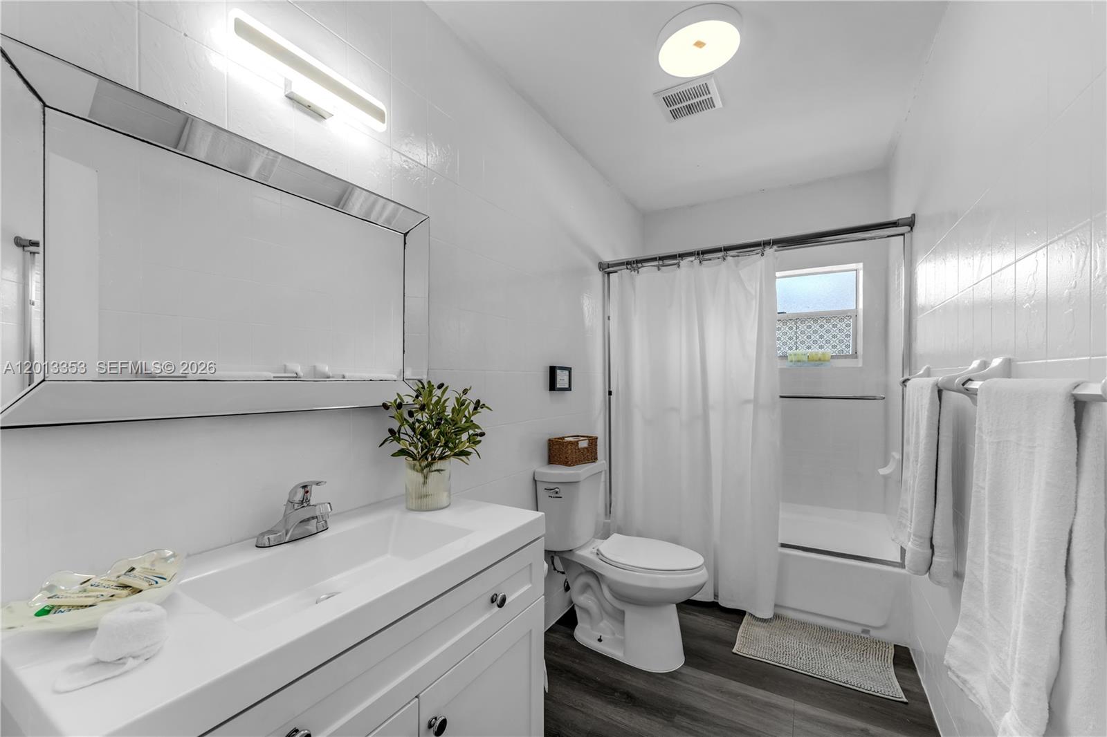 6355 SW 30th St Miami, FL 33155