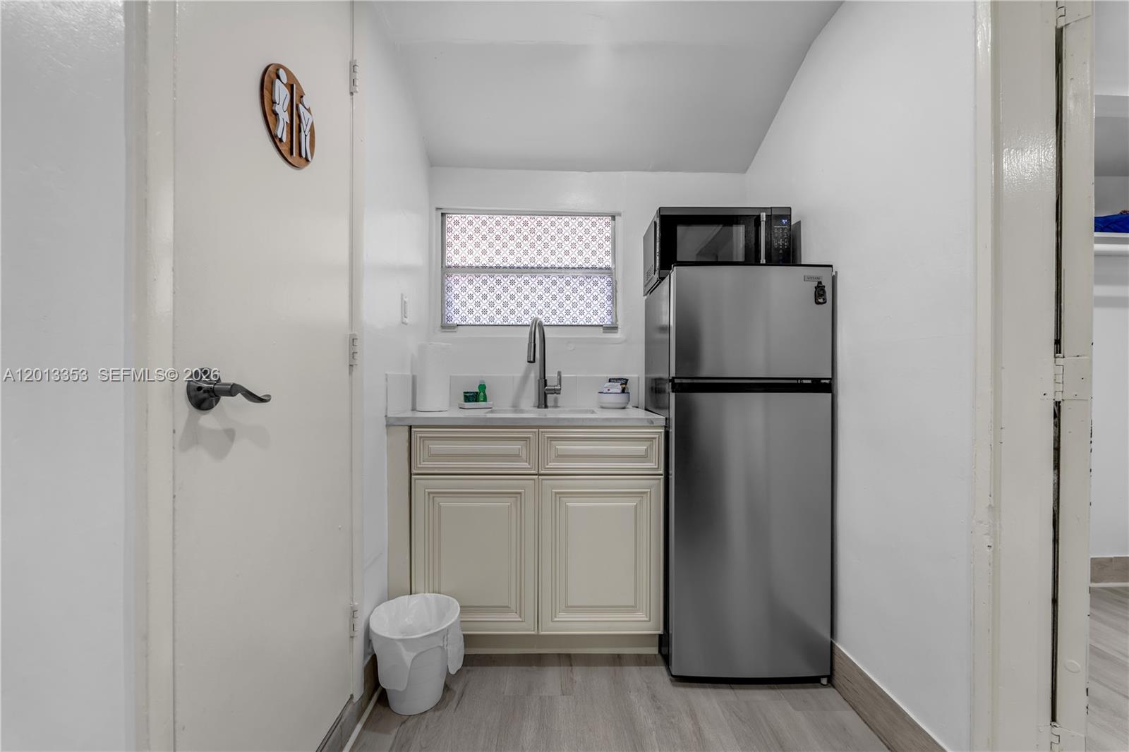 6355 SW 30th St Miami, FL 33155